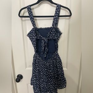 HOLLISTER | Navy blur flower romper | Open back
